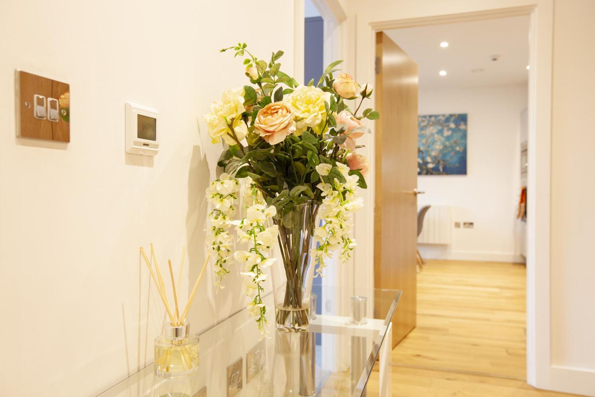 Urban Living'S ~ King Edward Luxury Apartments In The Heart Of Windsor Eksteriør billede