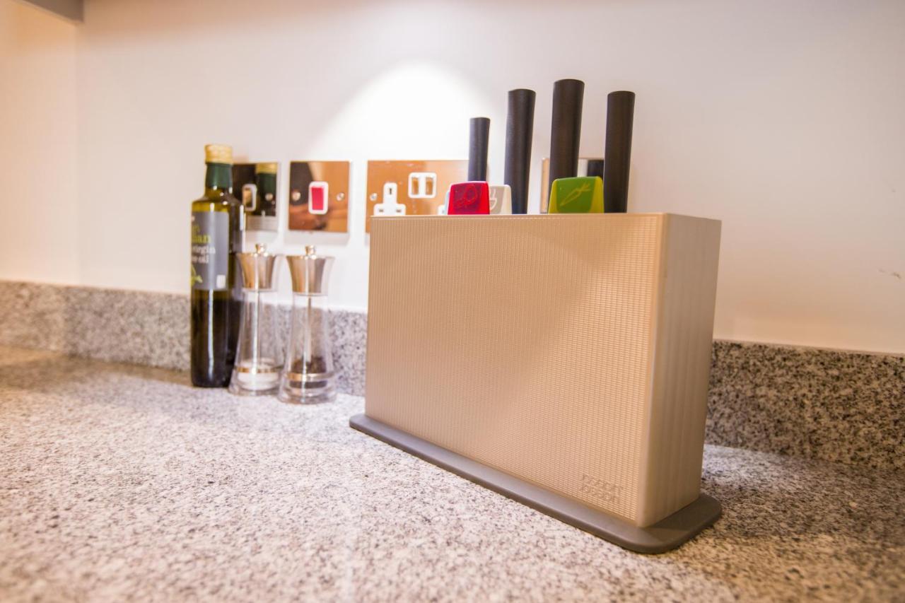 Urban Living'S ~ King Edward Luxury Apartments In The Heart Of Windsor Eksteriør billede
